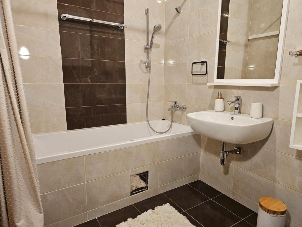 Bright Side Apartment نوفي ساد المظهر الخارجي الصورة
